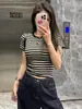 Camiseta Rayada de Cuello Redondo con Bloques de Color Vintage para Mujer, Nuevo Estilo Verano 2026, Top de Manga Corta Ajustado para Usar como Base