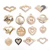 Colgante de aleación KC oro 520 amor rosa con perforaciones huecas de 15 estilos europeos y americanos para taladro de punto, accesorios de joyería románticos para el Día de San Valentín