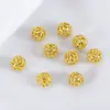 Cor de ouro 18K cobre que retém a cor cravejado com zircônia flor oca esfera espaçadora contas soltas para DIY colar pulseira acessórios de joias