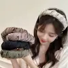 Estilo coreano sedoso cetim plissado enrolamento headband para elevado cranial top wide style elegante all-match cabelo pressão headband para as mulheres