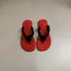 Primer Encuentro con la Versión Coreana de las Chanclas Versátiles para Mujer, Adecuadas para el Verano al Aire Libre, Sandalias de Dedo Planas Antideslizantes para la Playa