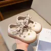 2026 Zapatos de Princesa Mary Sue para Niñas Primavera Nuevos Planos de Punta Redonda Zapatos de Cuero de Celebridad de Internet Bordado de Moda Zapatos de Performance