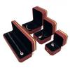 Nueva caja de embalaje de joyería octagonal creativa de estilo europeo, caja de collar de cuero PU con boca dorada de Phnom Penh de alta gama, anillo y pulsera verde