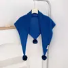 Diseño de Nicho Coreano Chal Triangular 100% Lana para Mujer, Abrigo de Punto Cálido para Otoño e Invierno con Adorno de Bolas y Calentador de Cuello