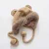 Chapéu de Pelúcia com Orelhas de Urso para Mulheres no Inverno com Tiras, Novo Chapéu Lei Feng Versátil com Proteção Auricular, Chapéu Pulôver de Ciclismo Estilo Coreano com Cúpula