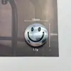 Botão de liga de metal simples de alta qualidade com rosto sorridente e coração acessórios de joias em inglês gota de óleo botão C acessórios de cabelo material DIY