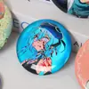 Insignias Personalizadas de Hojalata Impresión de Mascotas Plata Brillante Arena Fina Doble Destello Insignias Periféricas Personalizadas de Anime