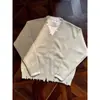 Suéter de Punto Gris Falso Dos Piezas Estilo Old Money para Hombre, Otoño Retro Americano Chaqueta Suéter con Diseño Desgastado de Borde Crudo