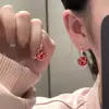 Brincos Populares de Flor de Camélia Vermelha com Strass para Mulheres, Novo Estilo Tendência 2026, Acessórios de Orelha Florais Super Delicados e Versáteis