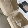 Collar de Plata con Corazón en Relieve y Perlas para Mujer, Estilo Dulce y Fresco, Sensación de Lujo Ligero y Alta Gama, Cadena Larga para Suéter, Accesorio Versátil para el Día a Día