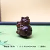 Pingente de sândalo e pau-rosa com padrão de ondas, apresentando um design infantil, pingente de animal, corrente para celular e acessórios de animal em sândalo.