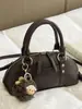 Bolso de Hombro Retro Chic para Mujer, Nuevo Bolso Cuadrado Pequeño de Color Sólido Tendencia Otoño Temprano 2026, Bolso de Hombro de Alto Valor Estilo Coreano