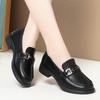 Mocasines de mujer de suela gruesa, primavera y otoño 2024, nuevos zapatos de cuero negros, estilo británico, sin cordones, con suela blanda y tacón grueso.