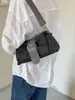 Bolso de axila de alta gama, único, moderno, estilo motero para mujer, nuevo modelo 2026, versátil para ir al trabajo, bolso de hombro y cruzado
