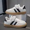 Tênis Infantil 2025 Primavera e Outono Novo Para Meninos Versátil Antiderrapante Respirável Sapatos de Lona para Estudantes Sapatos de Treino Alemães com Solado Macio para Crianças