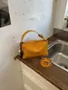 Bolso Tejido de Nuevo Modelo Transfronterizo 2026 de Alto Valor Diseño de Moda Bolso Tote Pequeño para Salir Bolso Bandolera Individual para Mujer
