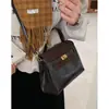 Bolsa Pequena Tote Textura Retrô de Nicho para Mulheres 2025 Nova Bolsa Quadrada Pequena Simples Versátil Bolsa de Ombro Transversal