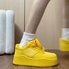 Zapatos de lona amarillos populares de alto valor, famosos en Internet, para mujer, nuevos de verano 2024, plataforma dopamina, para aumentar la altura, zapatos casuales