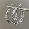 Pendientes de Aro Ancho de Metal Estilo Minimalista Dulce-Cool Europeo y Americano, Pendientes de Nicho de Lujo Ligero Que Realzan la Elegancia, Accesorios Atmosféricos
