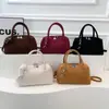 Bolsa Almofada Portátil Moda Retrô Transfronteiriça para Mulheres Inverno 2025 Nova Bolsa de Ombro Único Transversal Estilo Ocidental Exquisite de Alta Qualidade