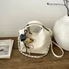 Bolsa de Ombro Versátil Nova Moda Transfronteiriça com Toque de Luxo, Bolsa Saco Retrô para o Dia a Dia, Bolsa de Mão Acolchoada Simples Casual