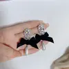 Pendientes de Lazo Negro Estilo Retro de Hong Kong Pendientes de Perla Barroca Hepburn Pendientes Elegantes de Alta Gama Atmosféricos Terciopelo