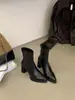Botas Martin plataforma de salto grosso bico fino para outono e inverno, de alta qualidade, emagrecedoras, com zíper traseiro, adequadas para combinar com saias e calças de boca larga