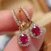 Pendientes de Plata S925 Art Source de Lujo Ligero Incrustados con Diamantes Rojos para Mujer, Venta Caliente Transfronteriza, Estilo de Diamante Envolvente, Elegantes Pendientes para el Día a Día