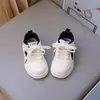 Zapatillas deportivas para niños, nuevos modelos de otoño, zapatillas de correr a la moda y ligeras para niñas, zapatillas antideslizantes de suela blanda para niños, zapatos blancos transpirables