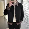 Nueva colección de primavera y otoño 2026 para hombre: chaqueta larga de talla grande con un elegante diseño color block y un aspecto de alta gama