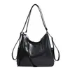 Bolsa Tote Simples da Moda Estilo Coreano Feminina Outono 2026 Nova Bolsa de Ombro Transversal de Alta Qualidade com Personalidade e Grande Capacidade