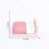 Decorações de paisagem em miniatura, apresentando um tema rosa criativo para evocar uma estética feminina, perfeitas para decoração de quarto e projetos DIY de casa de bonecas.. Estes modelos de móveis em miniatura e pequenos enfeites adicionam um toque de charme