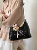 Bolso de Hombro con Patrón de Diamantes de Alto Estilo Nuevo 2026 para Mujer, Elegante Bolso Beige de Lujo Ligero para el Trabajo con Cierre Metálico, Moderno y Versátil