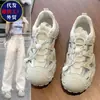 Sandalias deportivas lindas y elegantes de suela gruesa, nuevo modelo primavera/verano 2026, diseño hueco transpirable, zapatillas casuales de malla de suela suave versátiles estilo papá
