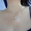 Colar Simples Ins Quadrado de Concha Moda Simples Nicho Concha Mãe Branca Alto Padrão Luxo Leve Corrente de Clavícula Versátil para Mulheres