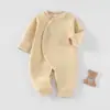 Fábrica fonte atacado macacões de bebê, roupas infantis Anyang, modelos de primavera, outono, inverno, acolchoados, algodão puro Classe A, macacões grossos para bebês engatinharem