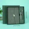 Novo Modelo de Caderno PU com Impressão de Logo, Capa Dobrável com Fivela, Bloco de Notas de Negócios A5, Diário Manuscrito, Caderno de Folhas Soltas