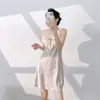 Novo Vestido de Noite Sexy Feminino de Verão com Alça de Espaguete Pijama de Seda Gelada Pijama Estampado Ins Desejo Puro com Bojo