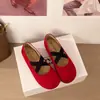 Sapatos Mary Jane Baixos de Bico Dividido Falso Estilo Francês para Mulheres 2026 Novos com Tira Cruzada Versáteis Confortáveis Sola Macia Sapatilhas