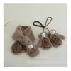Bolsa de Dibujos Animados de Invierno para Niños Forrada de Felpa para Dedos Espesa Guantes y Bufanda Calentadores de Cuello para Niños y Niñas Guantes Resistentes al Frío para Exteriores