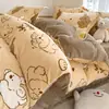 Juego de Ropa de Cama Gruesa de Vellón de Leche de Invierno 2026 Nuevo Estilo Sábana de Franela Coral Fleece con Funda de Edredón Adicional de Vellón Juego de Tres Piezas