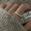 Anillo Nuevo Nido de Pájaro con Superficie de Hoyo Hueco para Mujer, Diseño de Nicho, Versátil, Simple y de Gama Alta, Joyería de Mano Elegante de Celebridad de Internet para Mujer