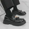 Zapatos casuales nuevos transfronterizos para hombre, estilo slip-on con borlas de pedrería, mocasines de talla grande para hombre para exportación