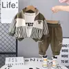 Nuevo Set de Tres Piezas de Moda Casual con Estampado de Letras para Niños, Pantalones Estampados con Combinación de Colores de Rayas Verticales, Fabricante Venta al por Mayor