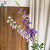 Nuevo Modelo de Golondrina Voladora Pequeña: Decoración Dinámica de Pasillo de Boda Artificial con Flores de Golondrina, Arreglos Florales Altos y Diseño Floral de Línea - Estilo Coreano Violeta