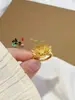 Loja de Ouro Mesmo Estilo Anel de Lótus Vagem de Lótus para Mulheres Novo Joia de Ouro Areia Antiga Anel Versátil para Dedo Indicador de Moda Alto Padrão
