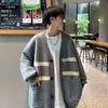 Cárdigan de punto casual a rayas para otoño e invierno para hombre, chaqueta holgada de cuello en V estilo coreano, suéter casual versátil para estudiante