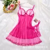Fábrica W processa e personaliza pijamas emocionais personalizados bordados em forma de coração vermelho, camisolas sexys transparentes de renda para atacado