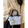 Bolsa Balde Portátil de Grande Capacidade para Mulheres 2026 Novo Estilo de Verão High-End Luxo Leve Nicho Versátil para o Dia a Dia Bolsa de Ombro
