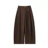 Pantalones rectos de tiro alto con corte curvo, nueva colección de otoño, silueta estilo montaña, pantalones casuales y versátiles para mujer con una caída relajada y fluida, y un aire deportivo